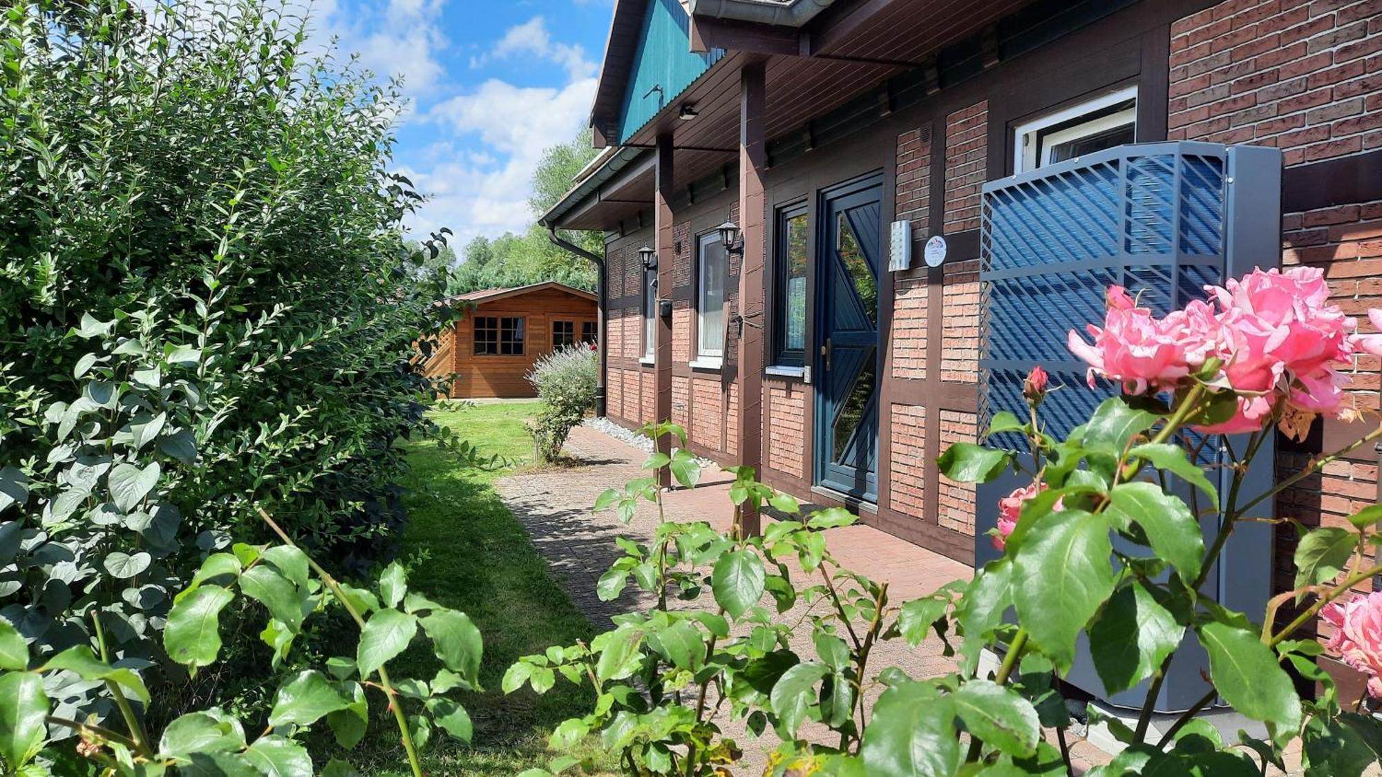 Ferienhaus Sasse Ferienwohnungen Mit Garten & Grill Molschow Екстериор снимка